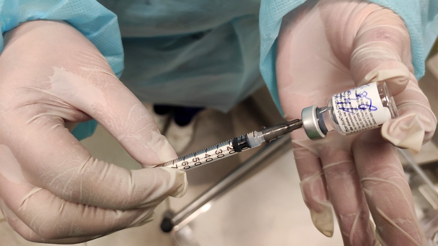 Истината за ваксините! Каква защита ни дава единичната доза от четирите одобрени препарата?